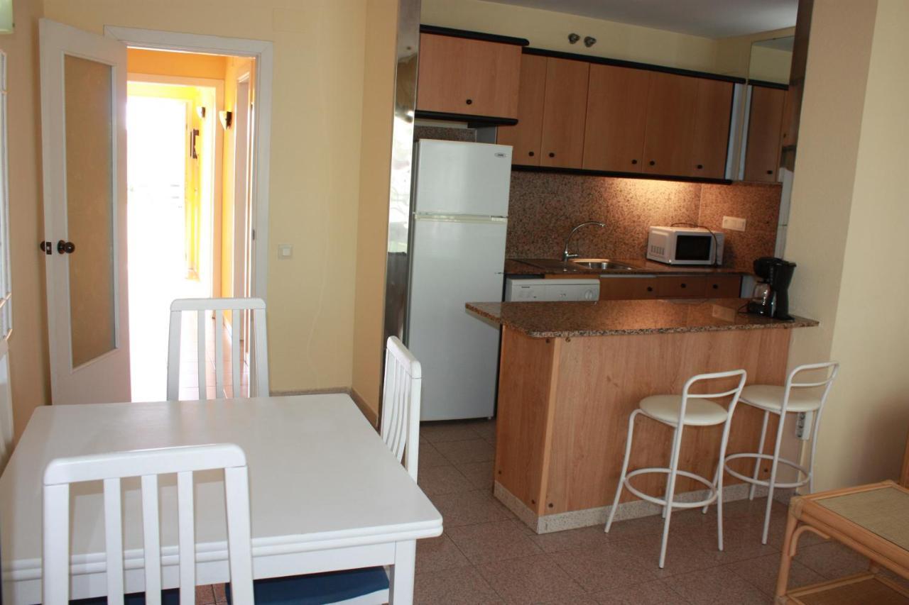 Apartamentos Aventura Салоу Экстерьер фото