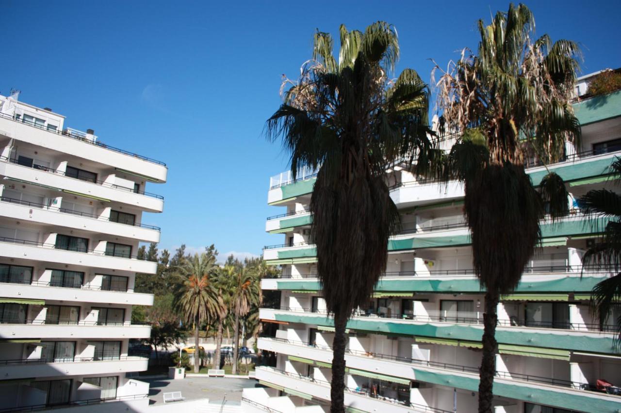 Apartamentos Aventura Салоу Экстерьер фото