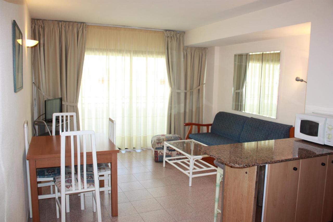 Apartamentos Aventura Салоу Экстерьер фото