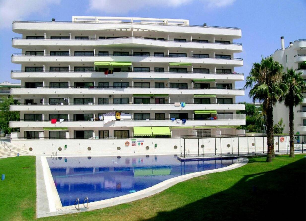 Apartamentos Aventura Салоу Экстерьер фото