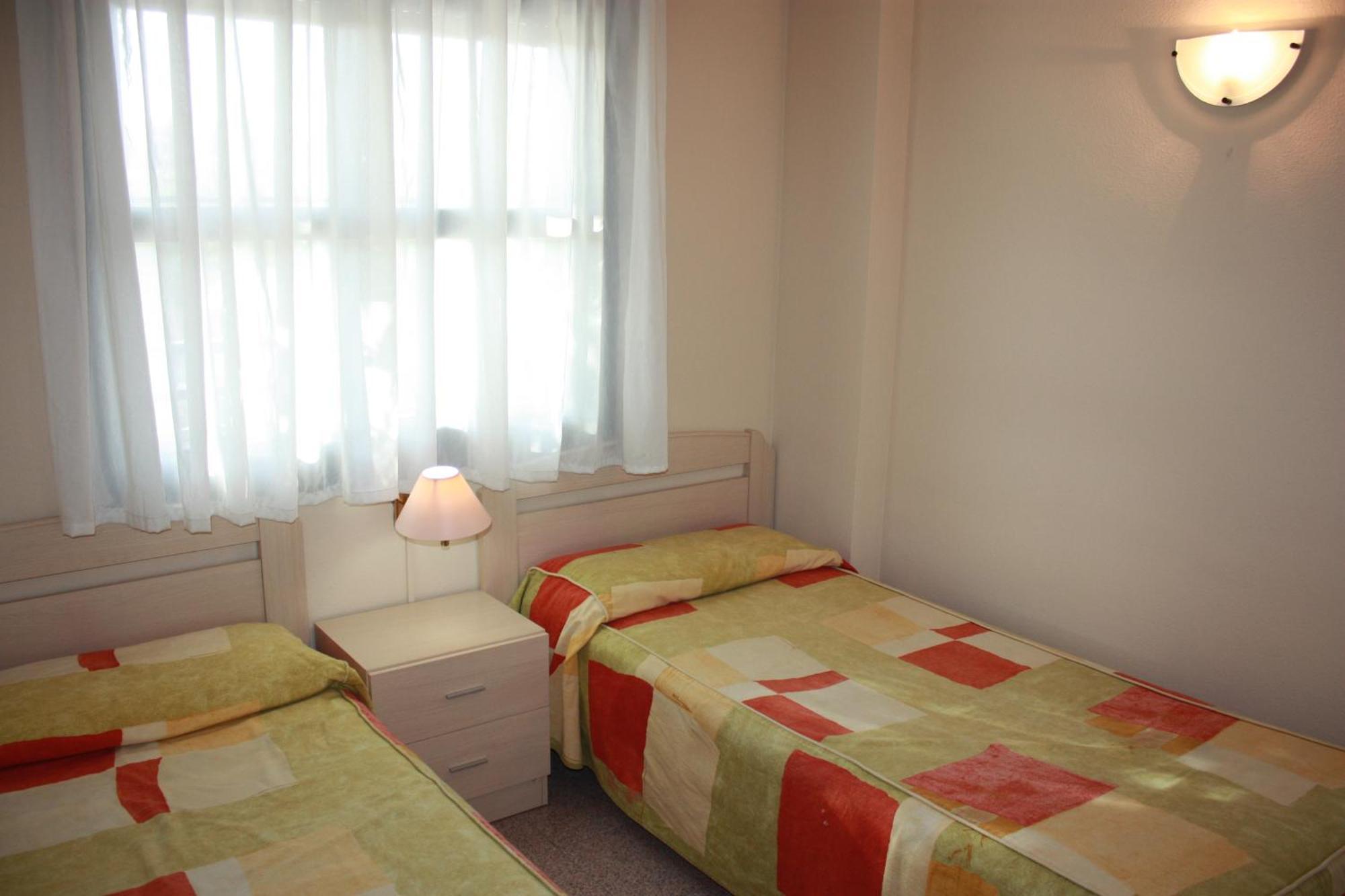 Apartamentos Aventura Салоу Экстерьер фото