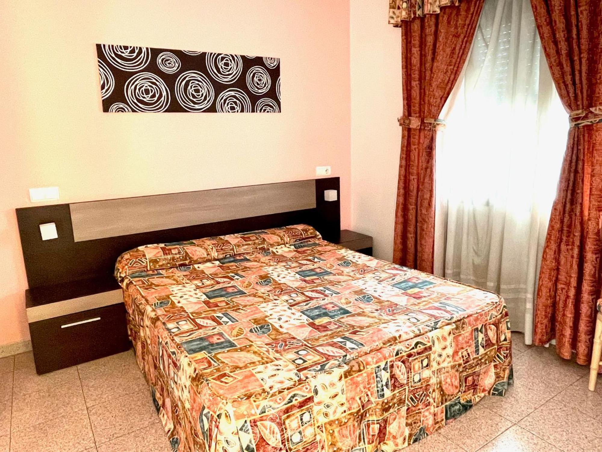 Apartamentos Aventura Салоу Экстерьер фото