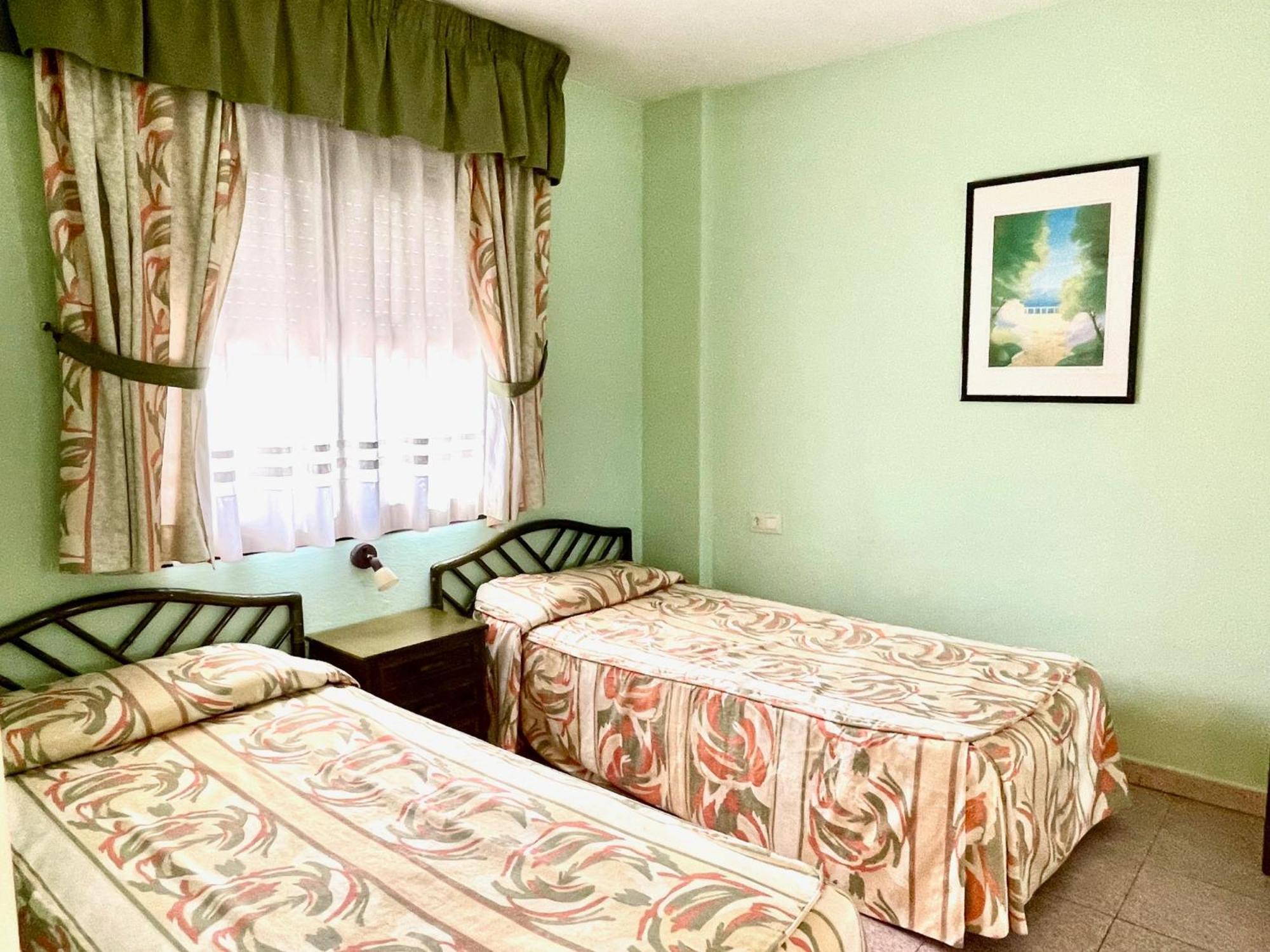 Apartamentos Aventura Салоу Экстерьер фото