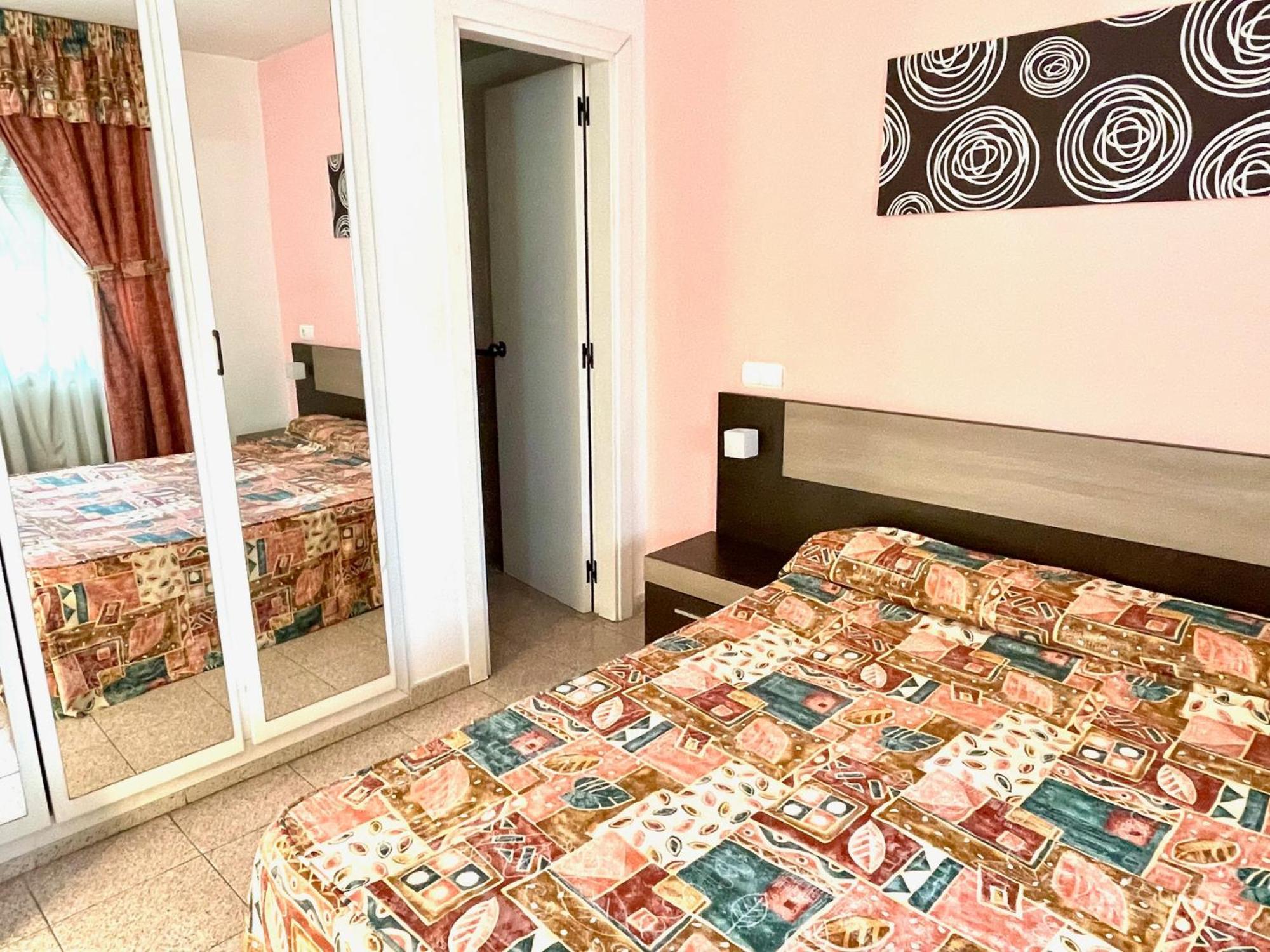 Apartamentos Aventura Салоу Экстерьер фото