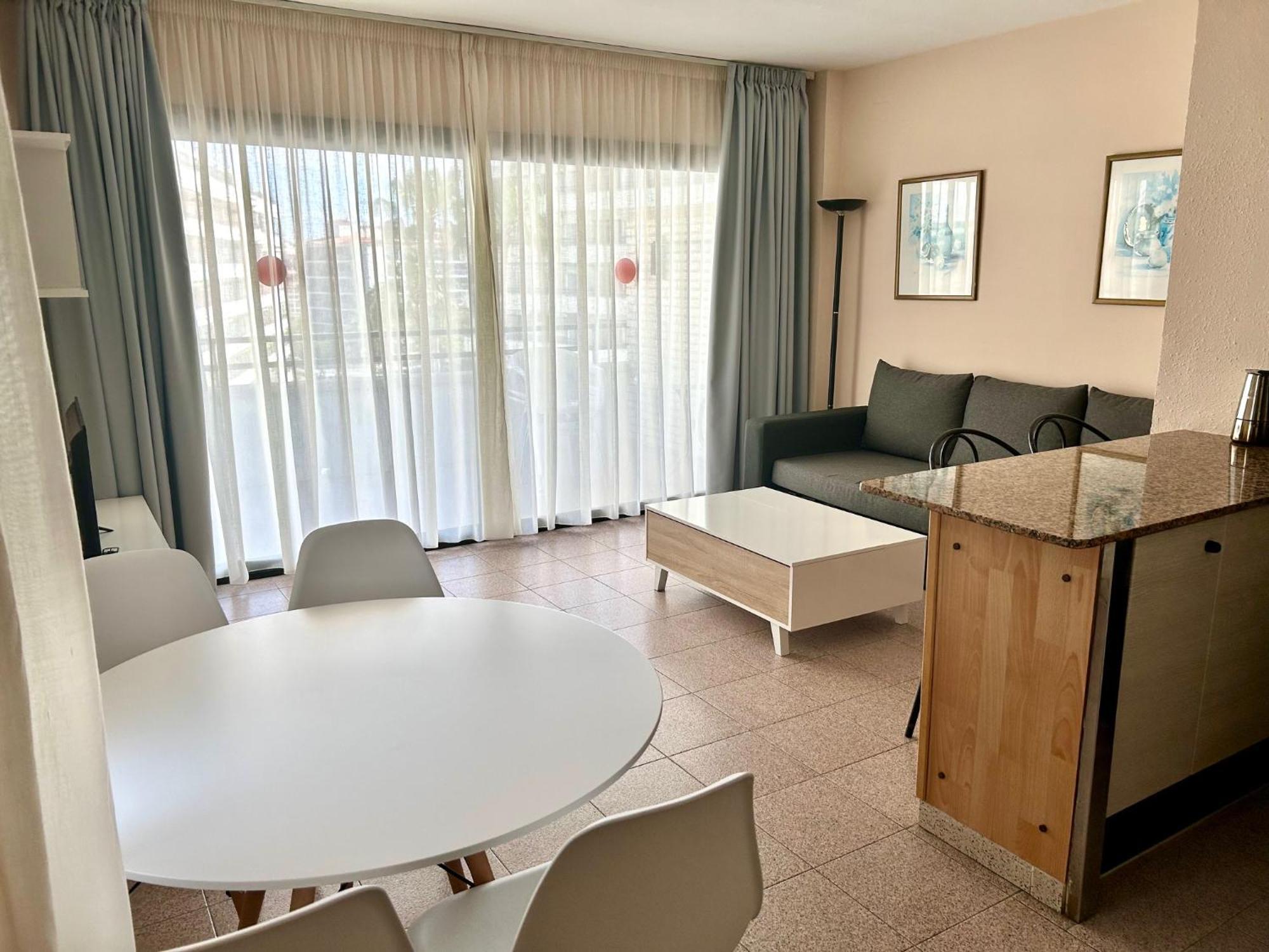 Apartamentos Aventura Салоу Экстерьер фото