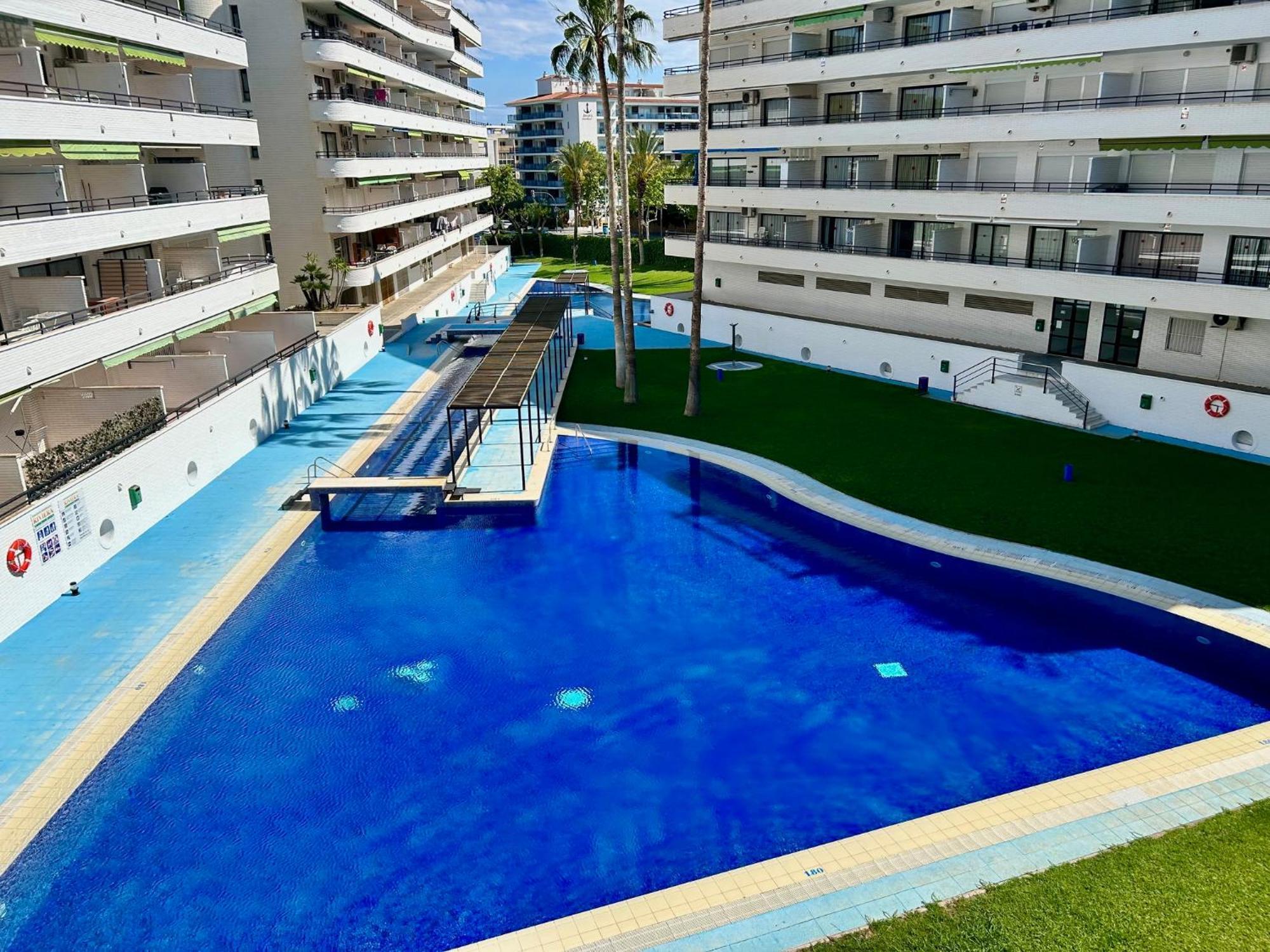 Apartamentos Aventura Салоу Экстерьер фото