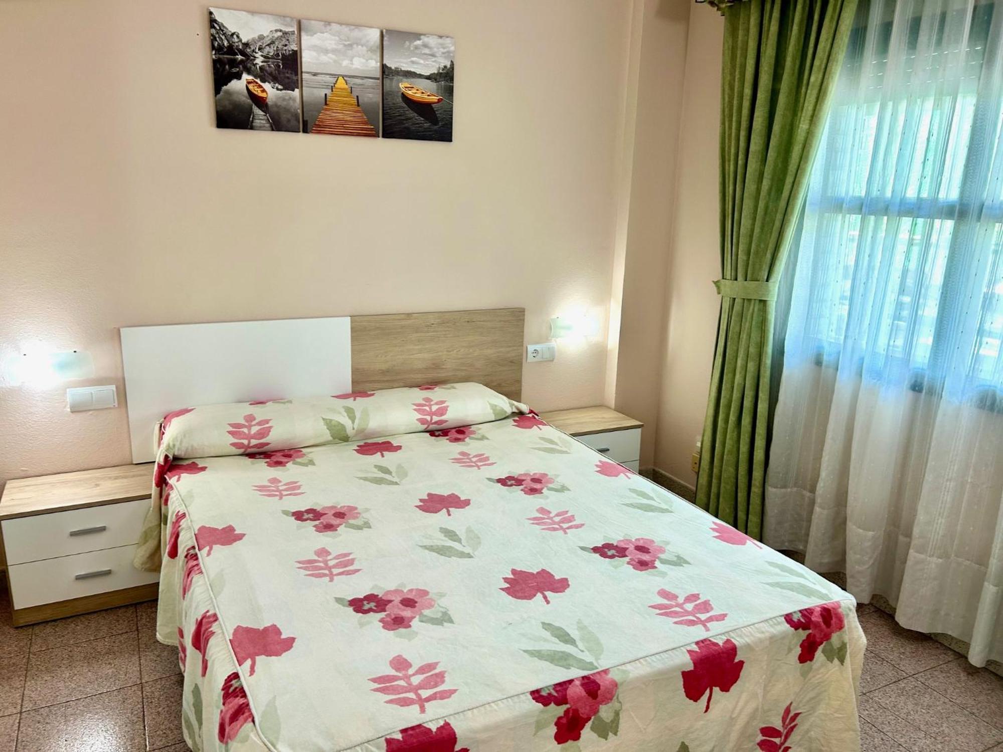Apartamentos Aventura Салоу Экстерьер фото