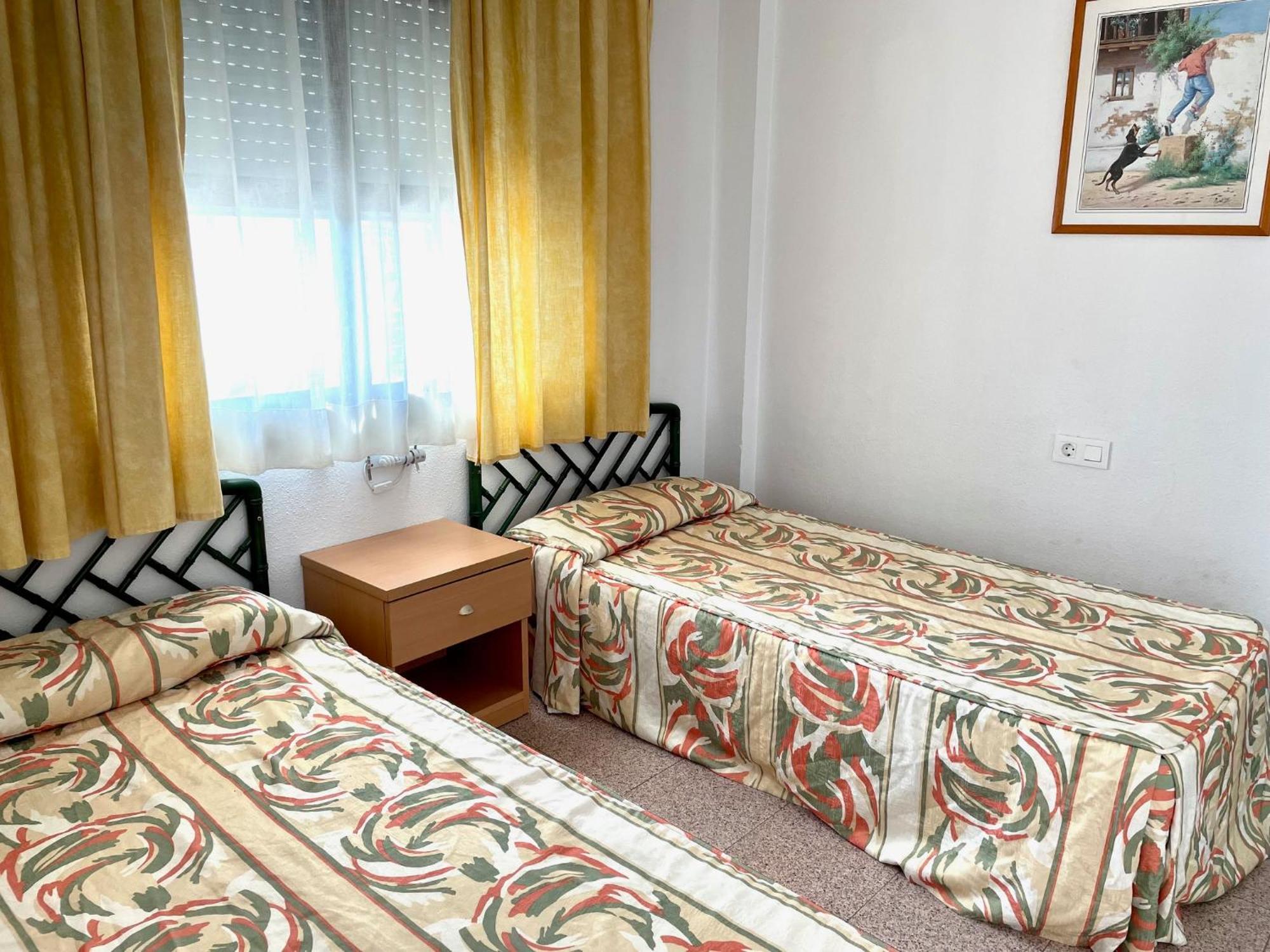 Apartamentos Aventura Салоу Экстерьер фото